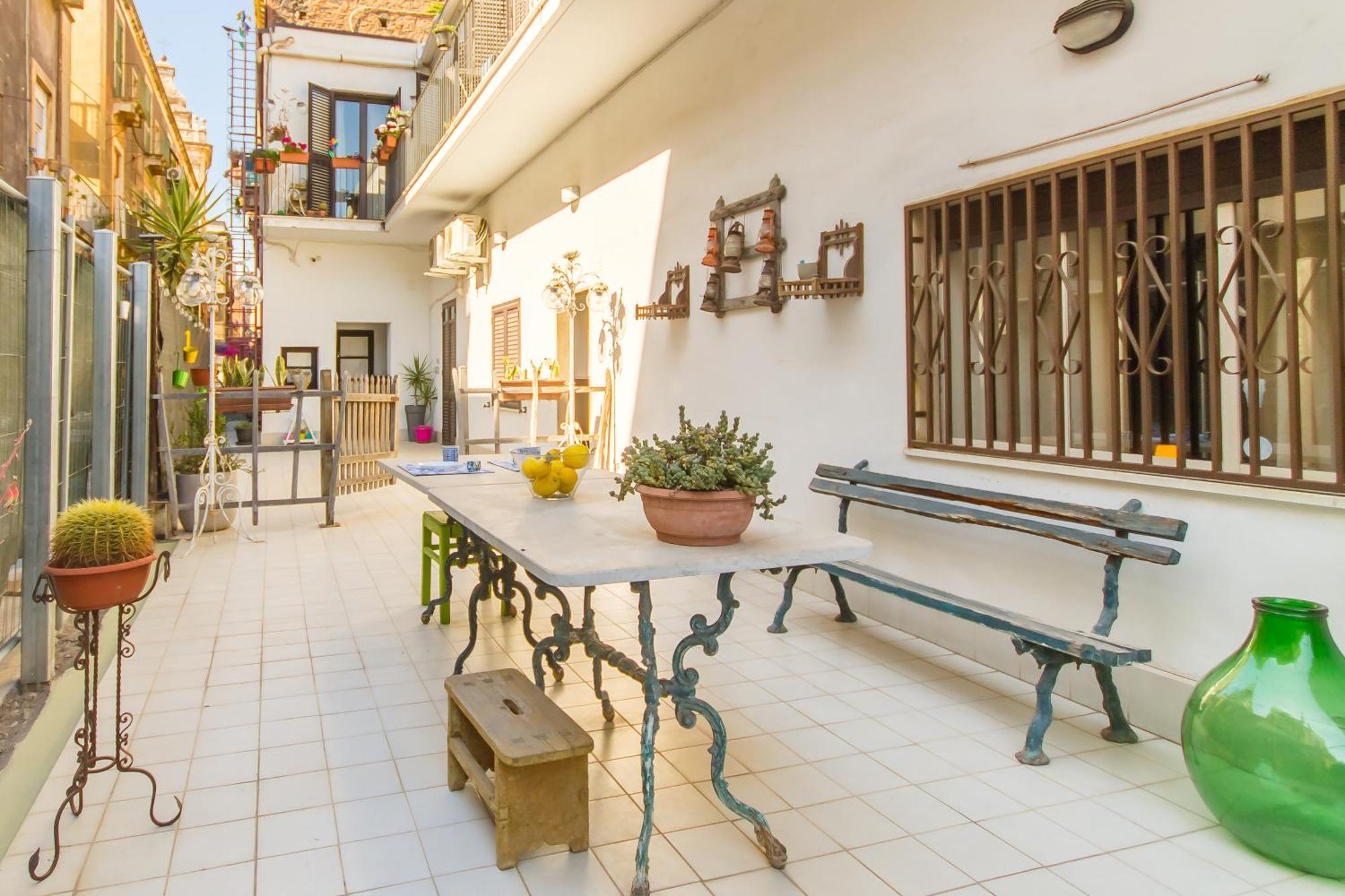 Arte House In The Historical Catania - Happy Rentals Luaran gambar